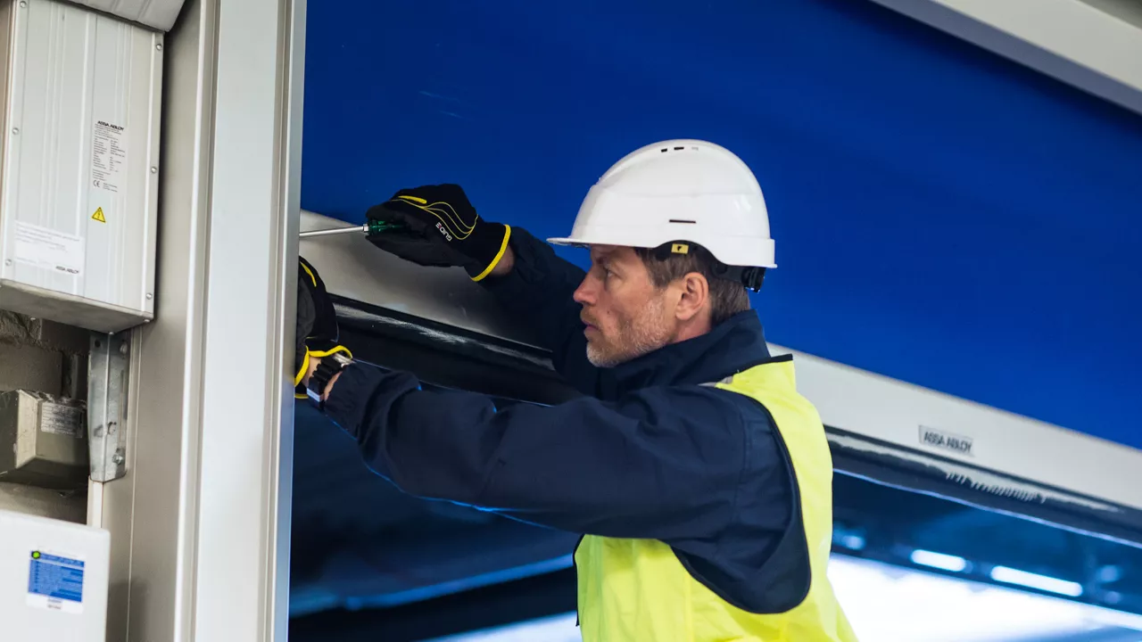 Exemplo de Manutenção de Estores & Portas Rápidas