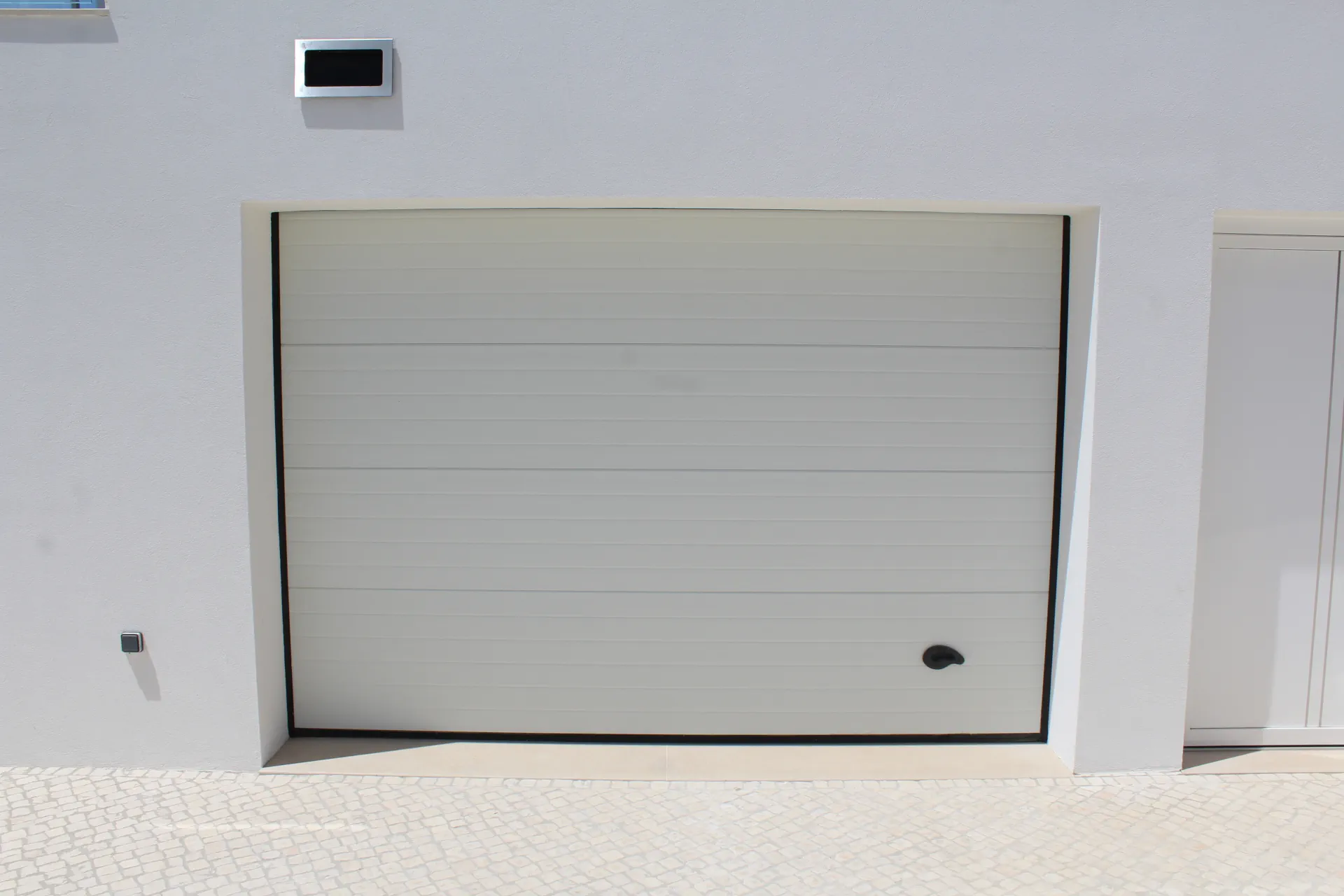 Exemplo de Automação de Portas Seccionais